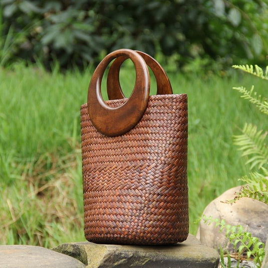 Bolsa de Praia de Palha Elegance com Alças de mão em Bambu - SEREIA DE LUXO BEACH WEAR