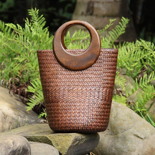 Bolsa de Praia de Palha Elegance com Alças de mão em Bambu - SEREIA DE LUXO BEACH WEAR