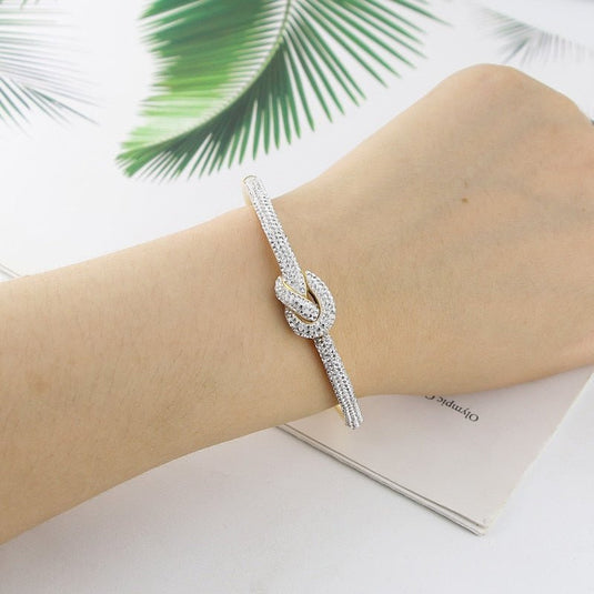 Bracelete Nó em Aço Inoxidável com Cravação em Zircônias Cristais - SEREIA DE LUXO BEACH WEAR